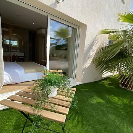 Superb Modern - Sea View Pool 度假居 *