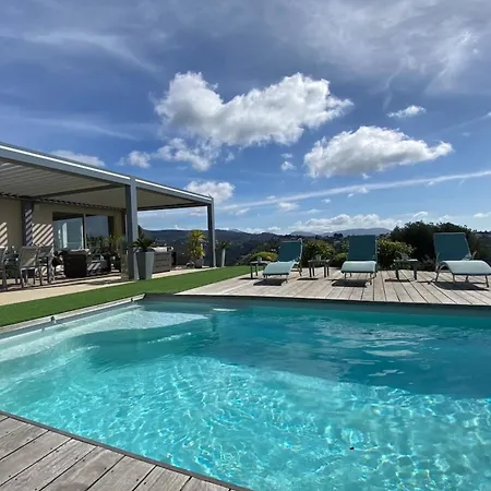 Superb Modern - Sea View Pool 度假居 *